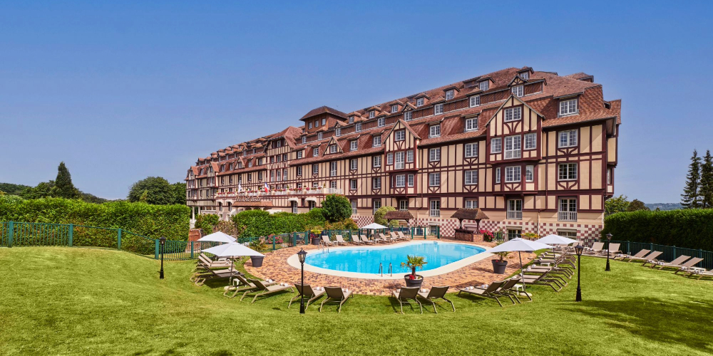 deauville-hotel-golf-fwog (1)